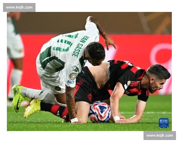 荒诞！世俱杯中断两小时，球员骑单车热身引球迷质疑：世界杯要变健身房？